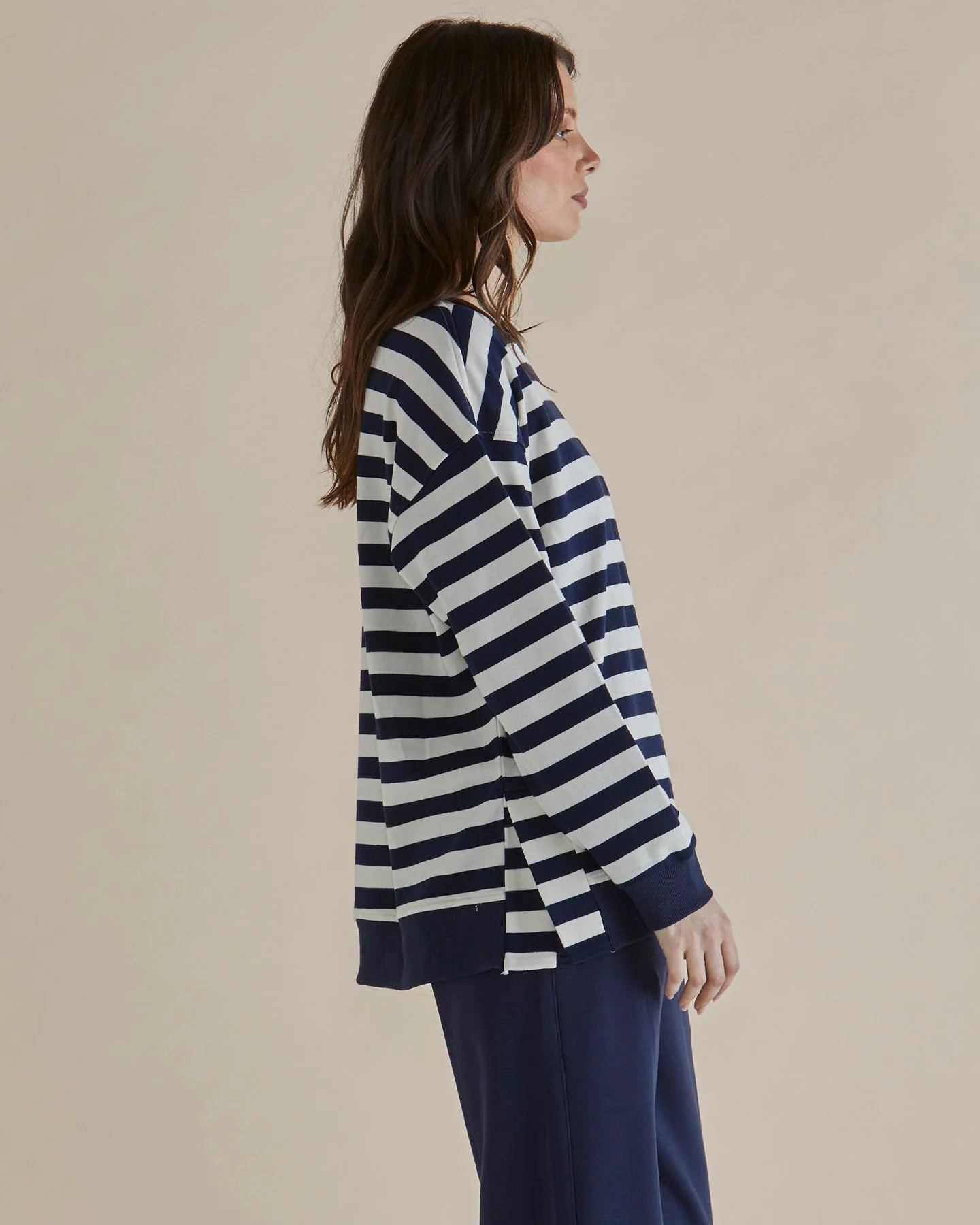 BETTY BASICS EASY CREW SWEAT - NAVY STRIPE