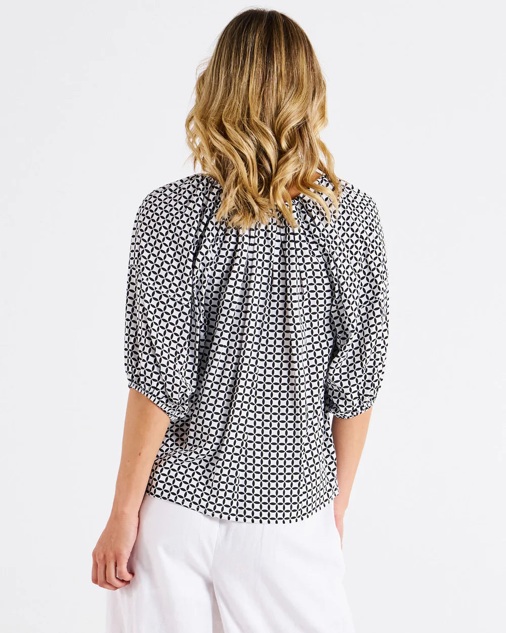 BETTY BASICS CAMILLA BLOUSE - GEOMETRIC PRINT