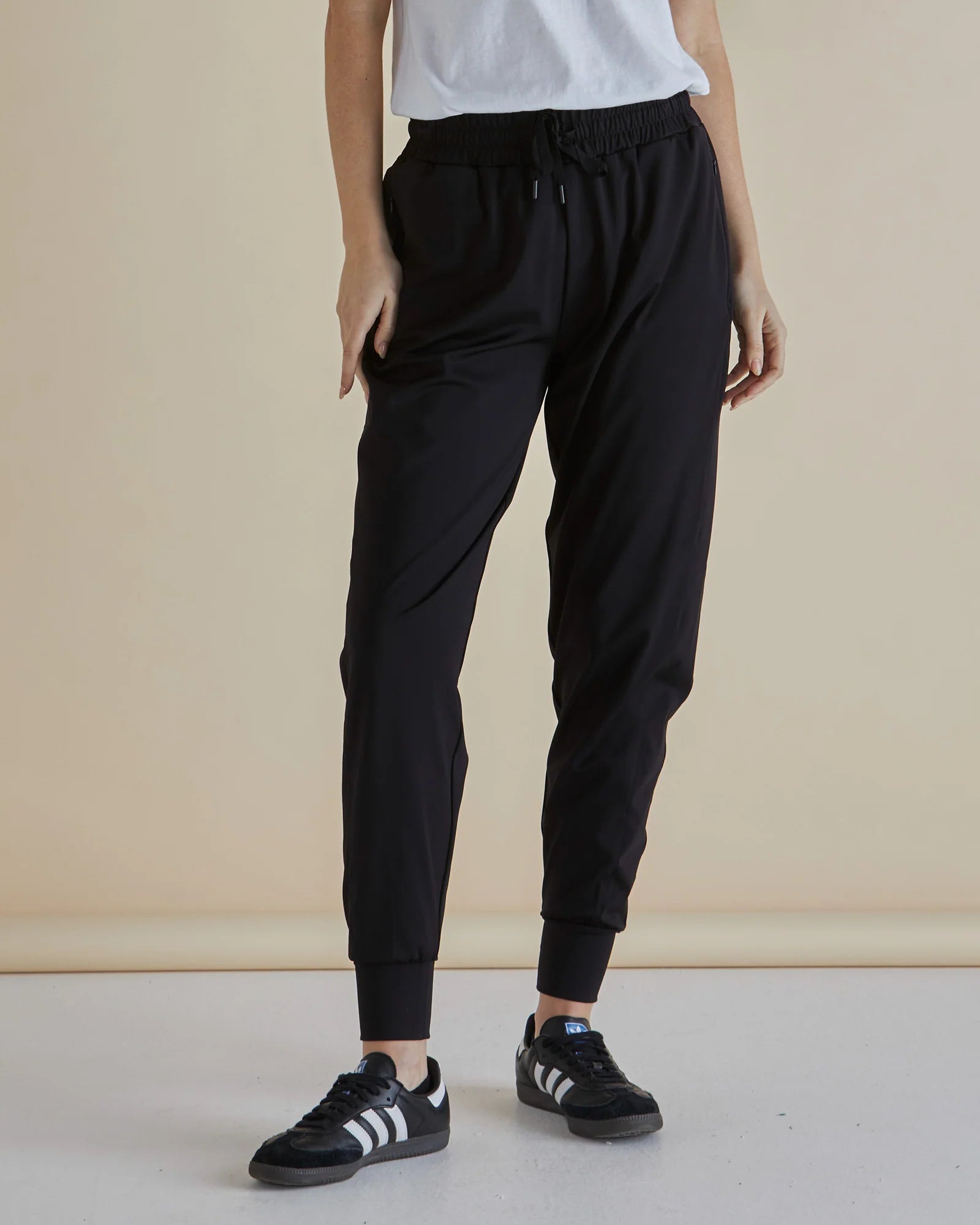 BETTY BASICS CARA TRAVEL JOGGER