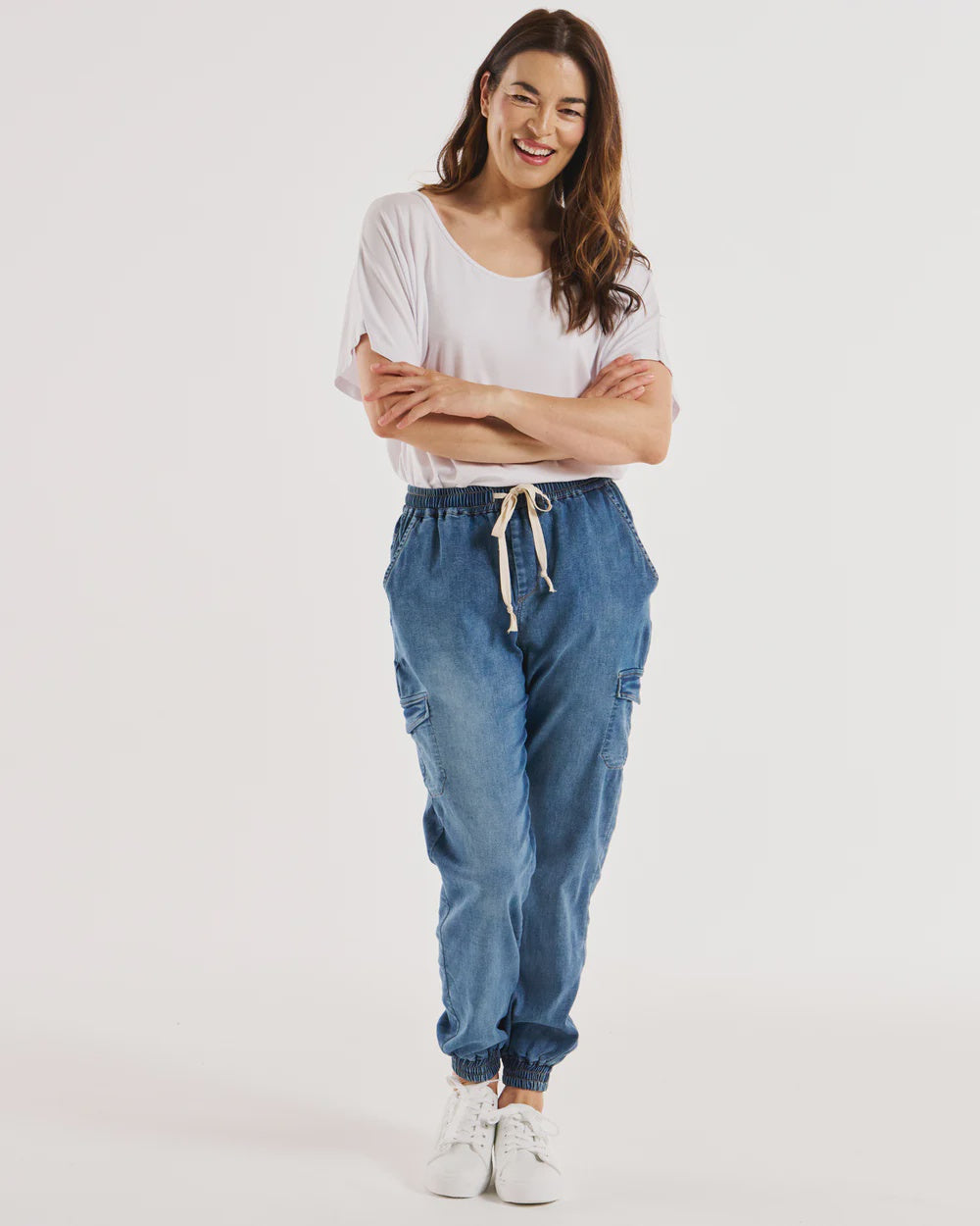 BETTY BASICS CONNECTICUT CARGO JEANS