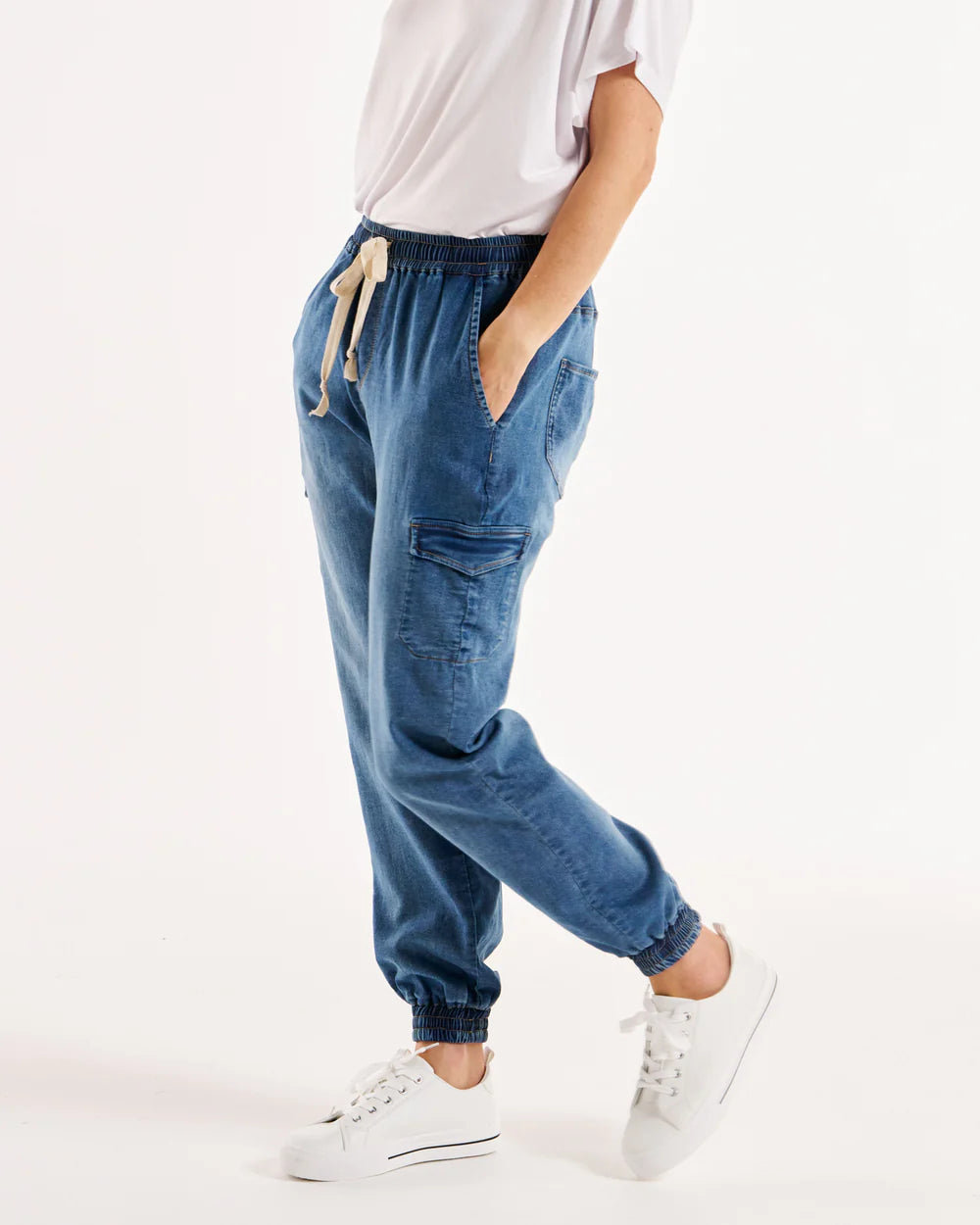 BETTY BASICS CONNECTICUT CARGO JEANS