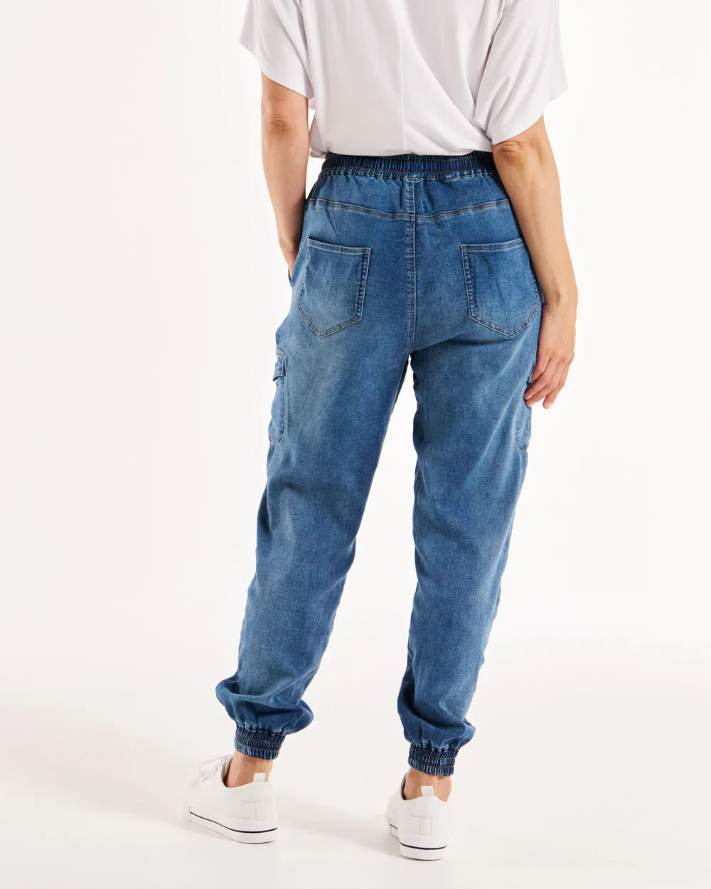 BETTY BASICS CONNECTICUT CARGO JEANS