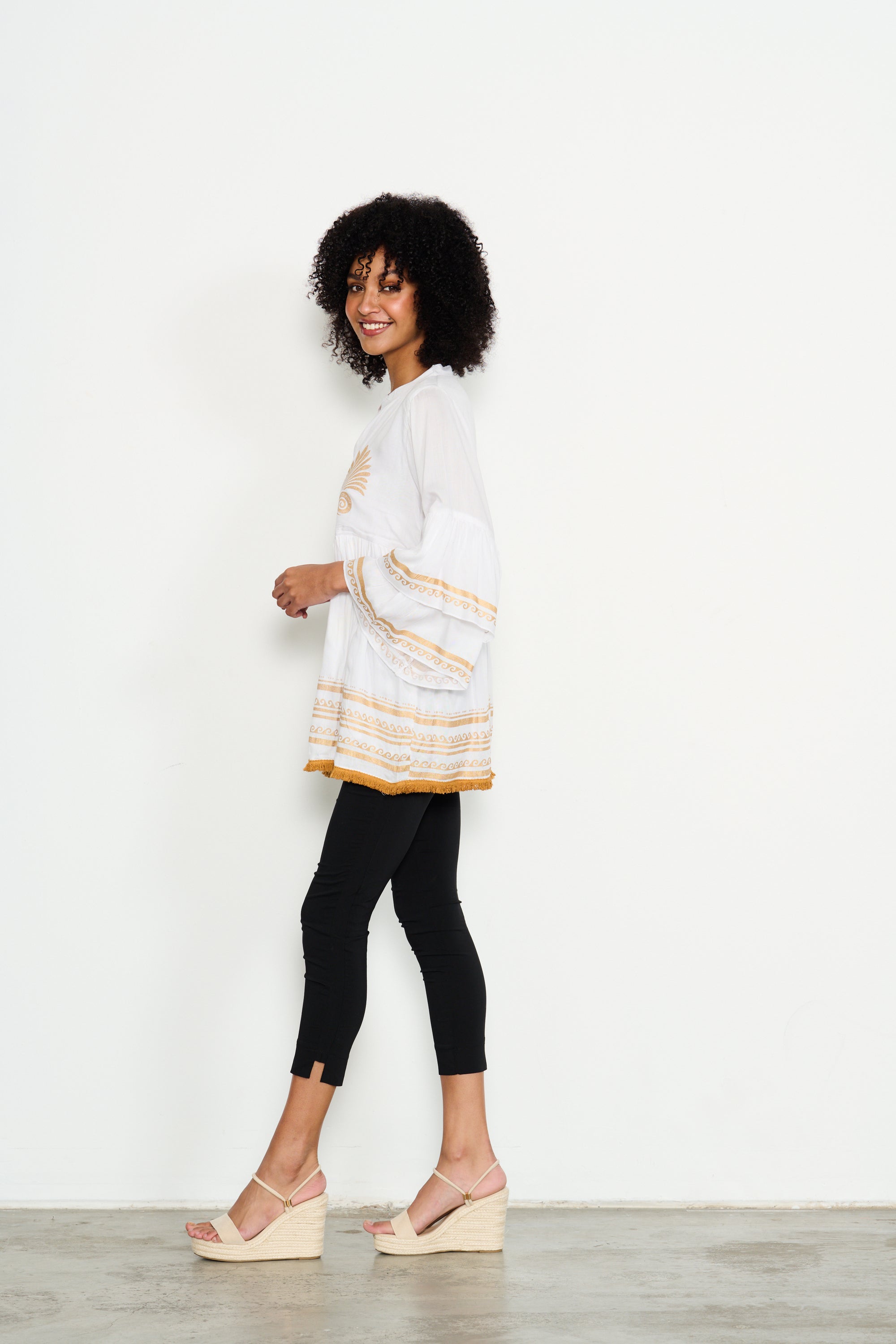 CAJU WHITE/GOLD TIERED HEM TUNIC