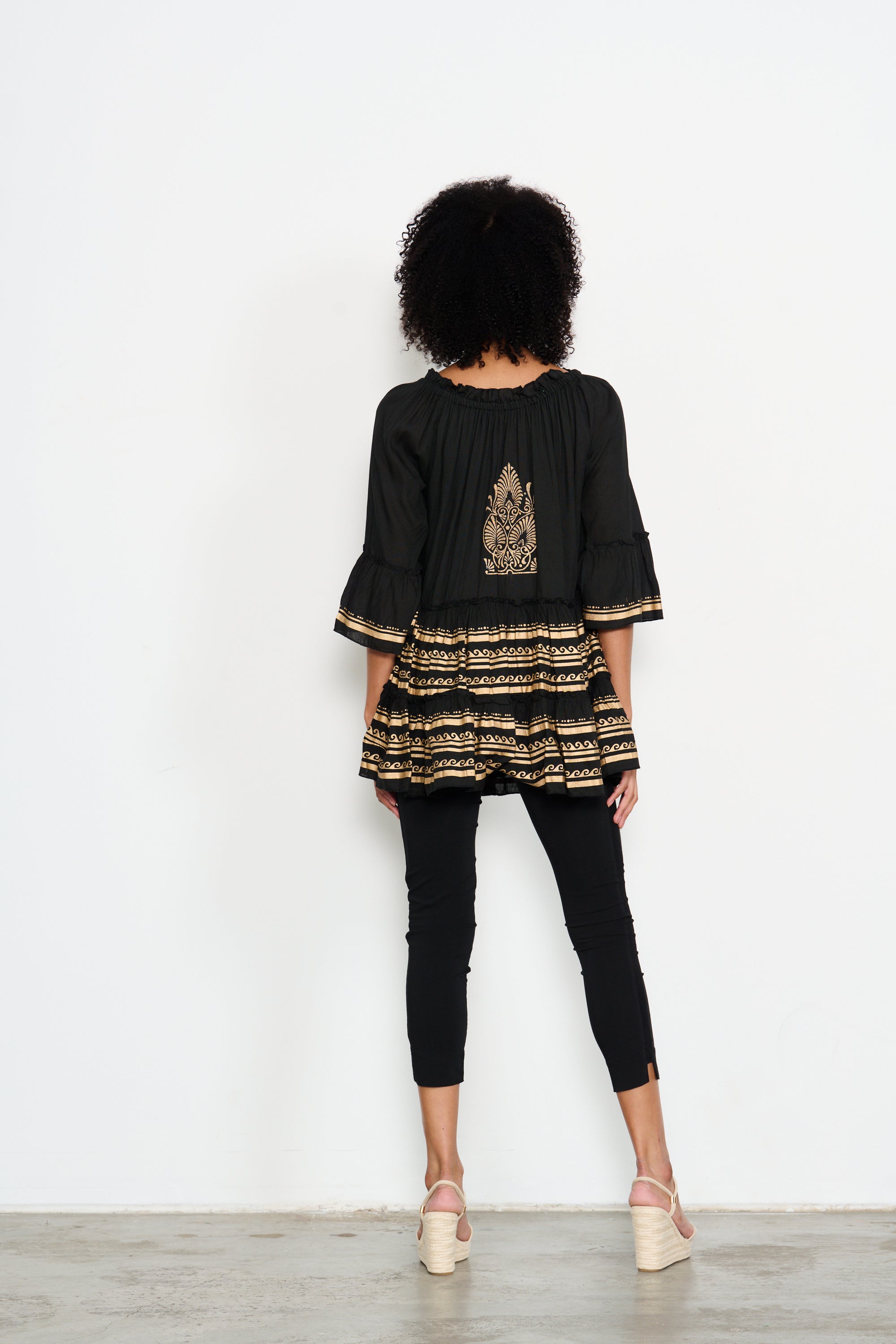 CAJU BLACK/GOLD TIERED HEM TUNIC