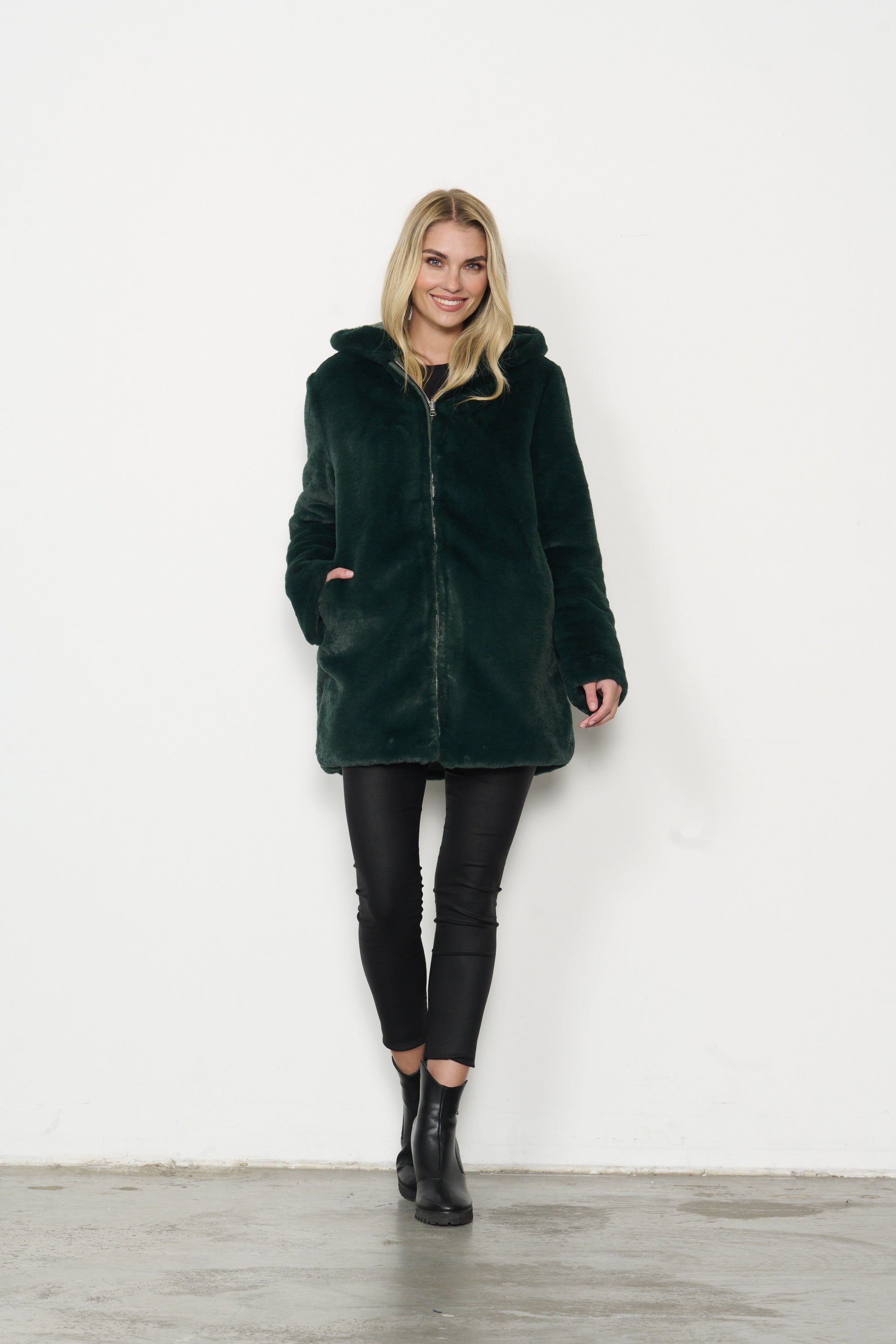 REVERSIBLE PUFFER/FAUX FUR COAT - FOREST