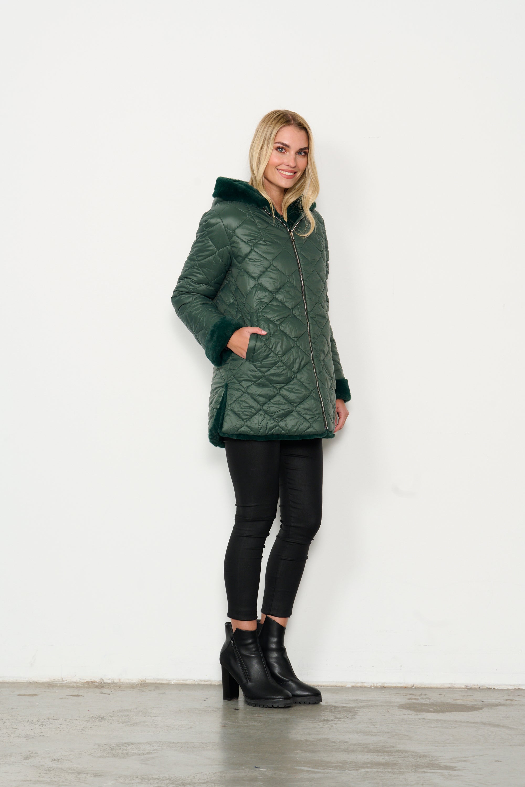 REVERSIBLE PUFFER/FAUX FUR COAT - FOREST