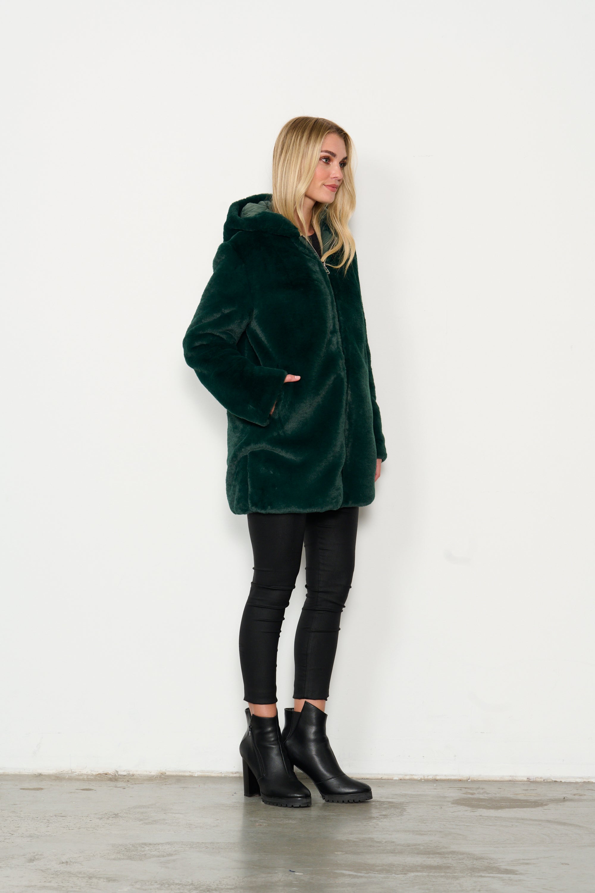 REVERSIBLE PUFFER/FAUX FUR COAT - FOREST