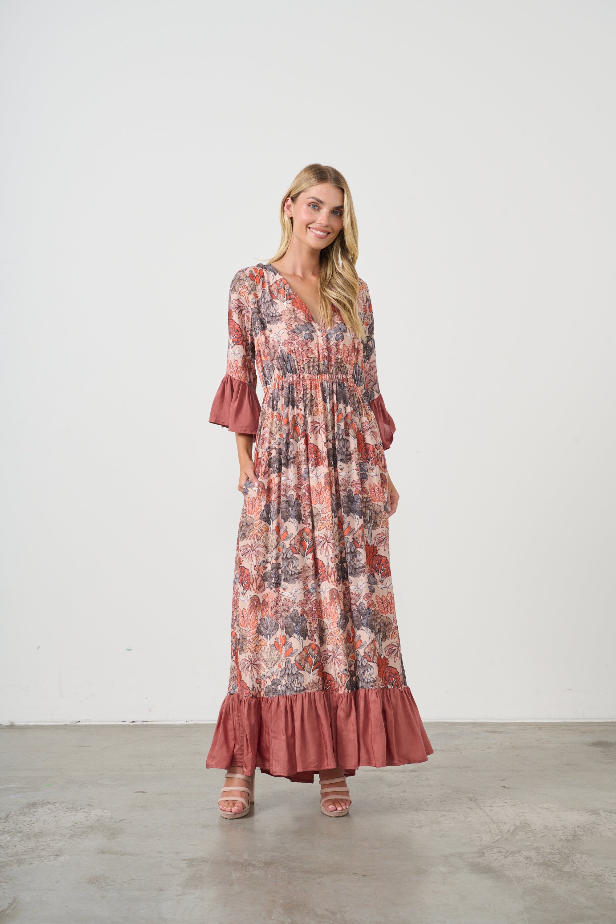 HOLMES & FALLON NATIVE TREE DRESS