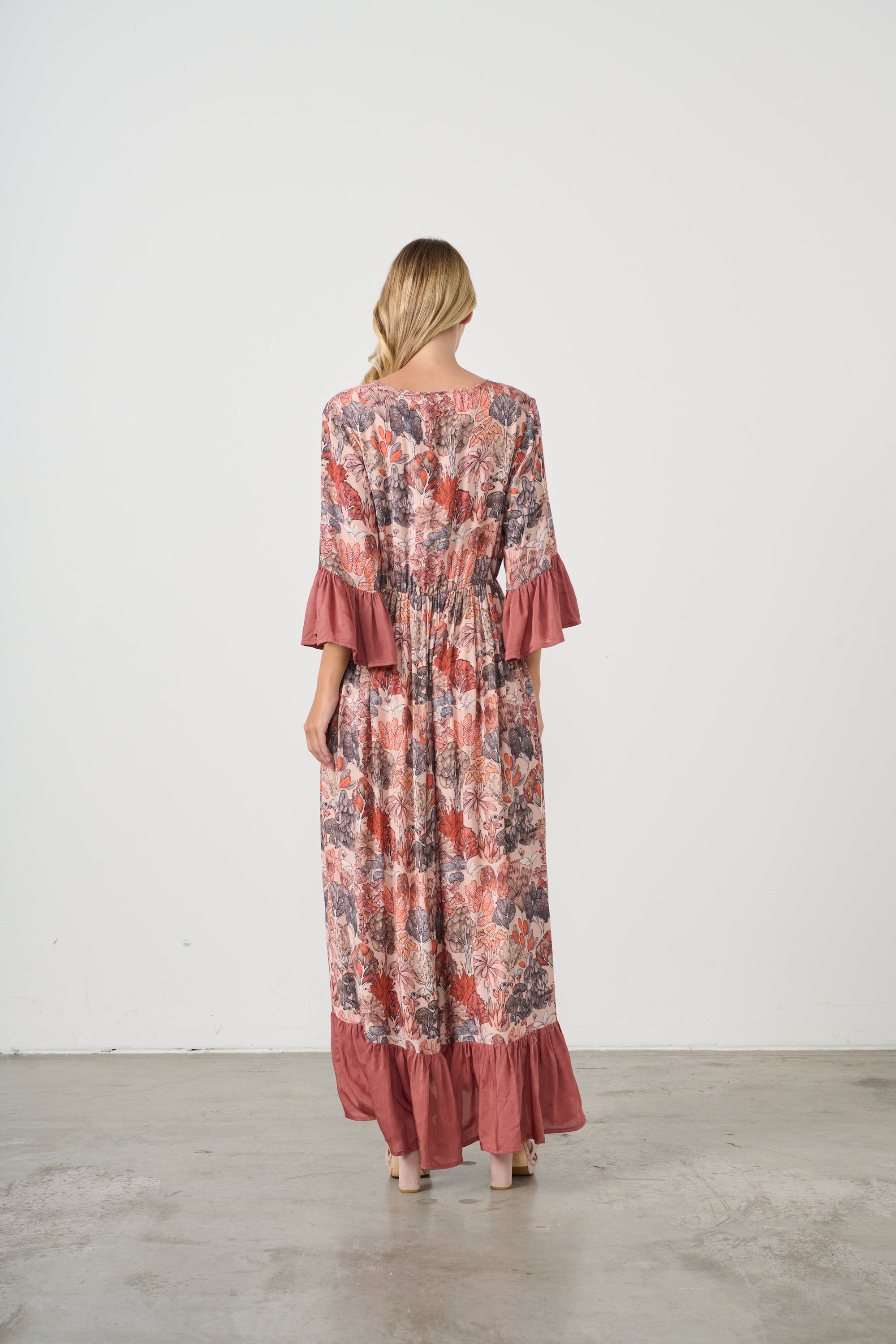 HOLMES & FALLON NATIVE TREE DRESS