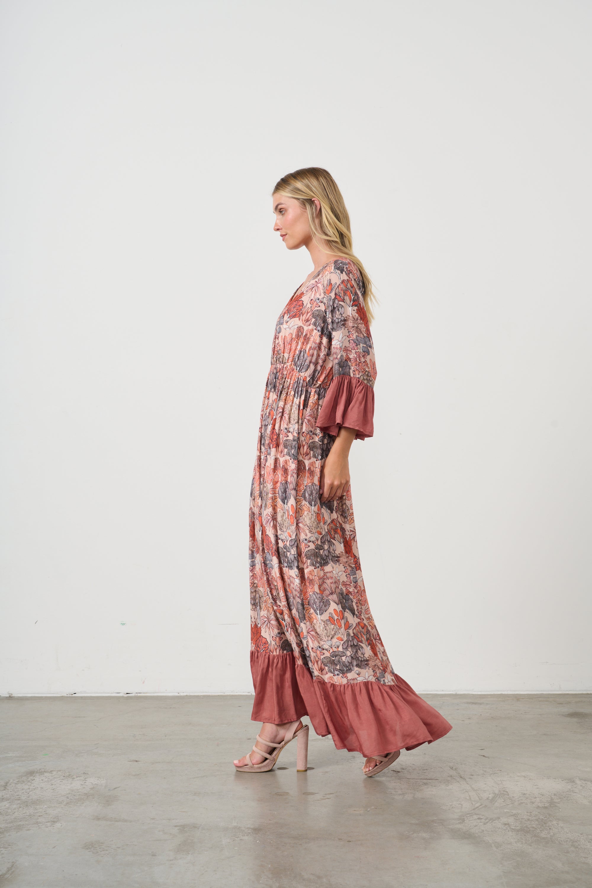 HOLMES & FALLON NATIVE TREE DRESS