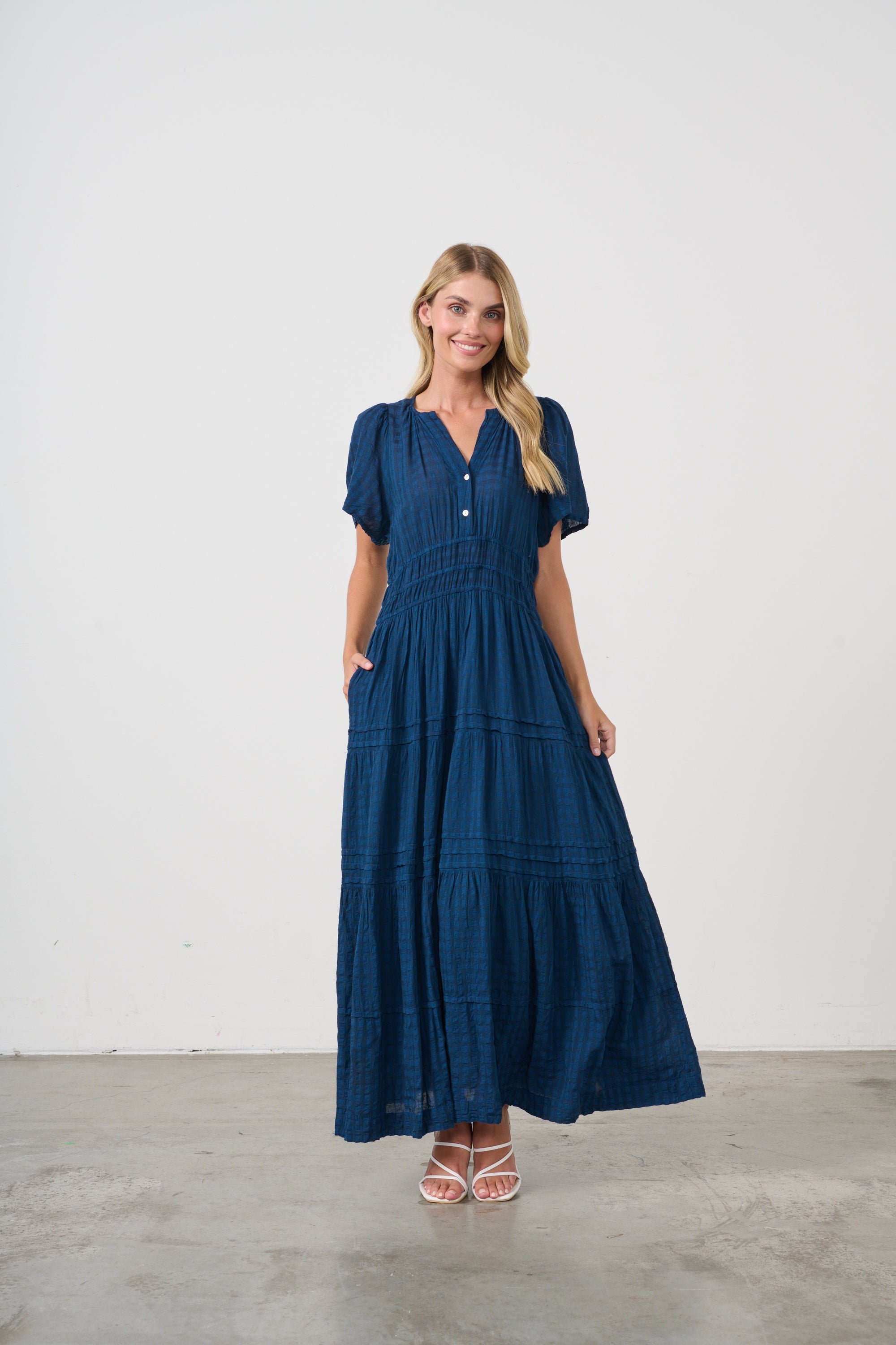 HOLMES & FALLON SEERSUCKER NAVY CHECK DRESS