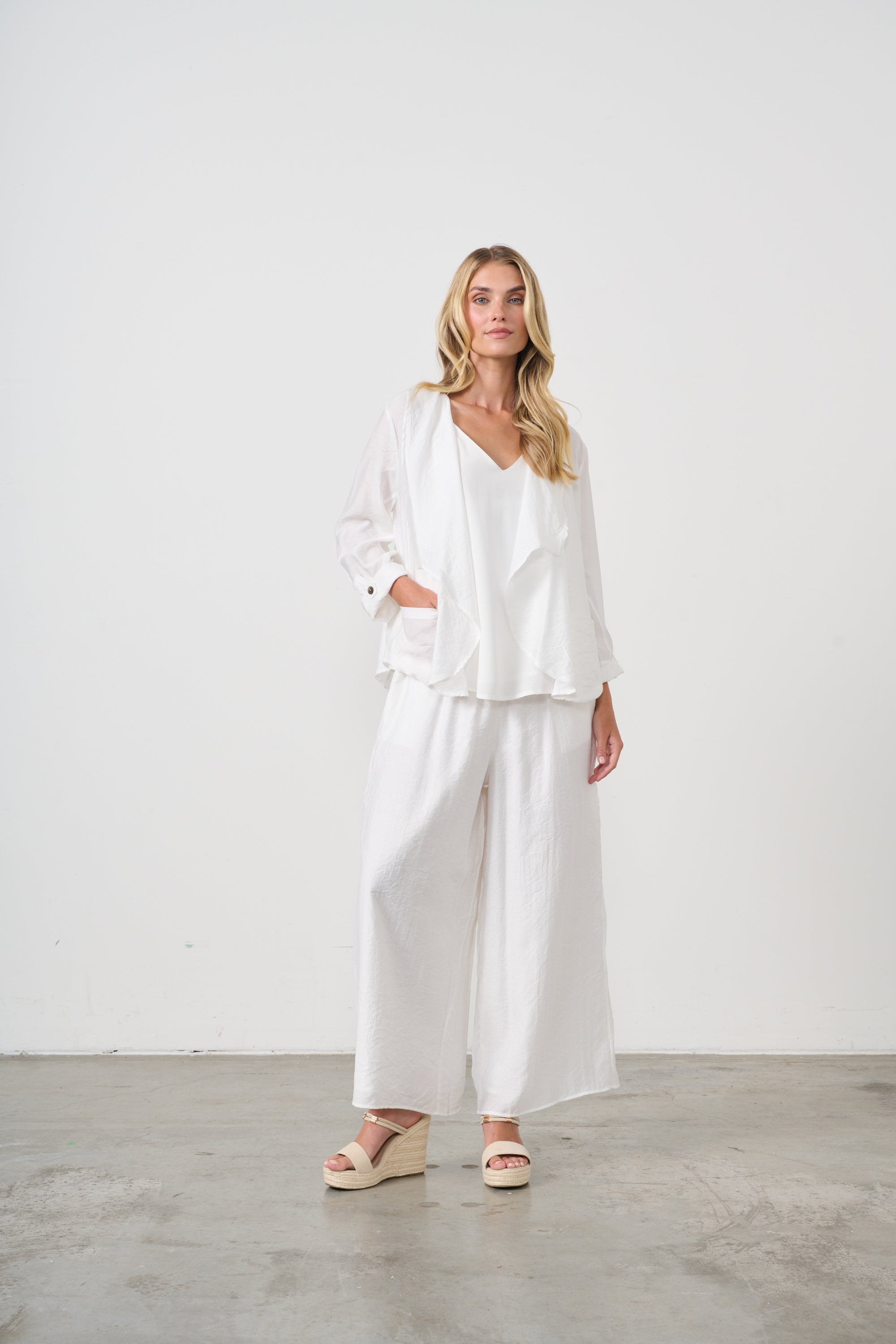 HOLMES & FALLON JACKET BACK ZIP DETAIL - WHITE