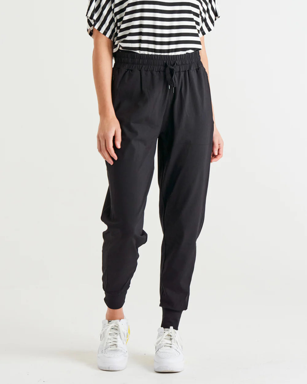 BETTY BASICS CARA TRAVEL JOGGER