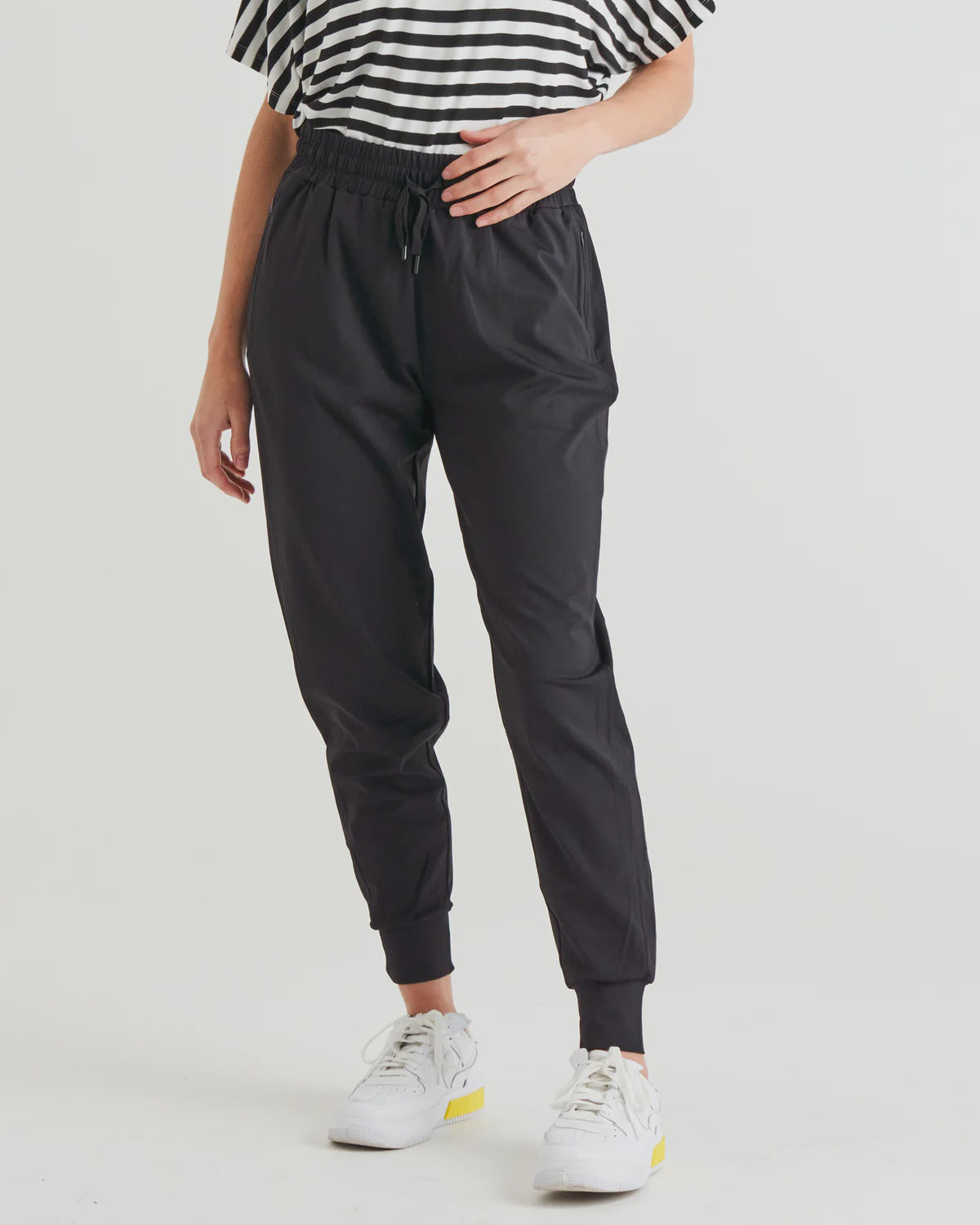 BETTY BASICS CARA TRAVEL JOGGER