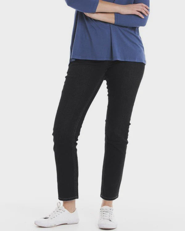 BETTY BASICS WYNONA CURVE JEANS- GRAPHITE ... sale ....