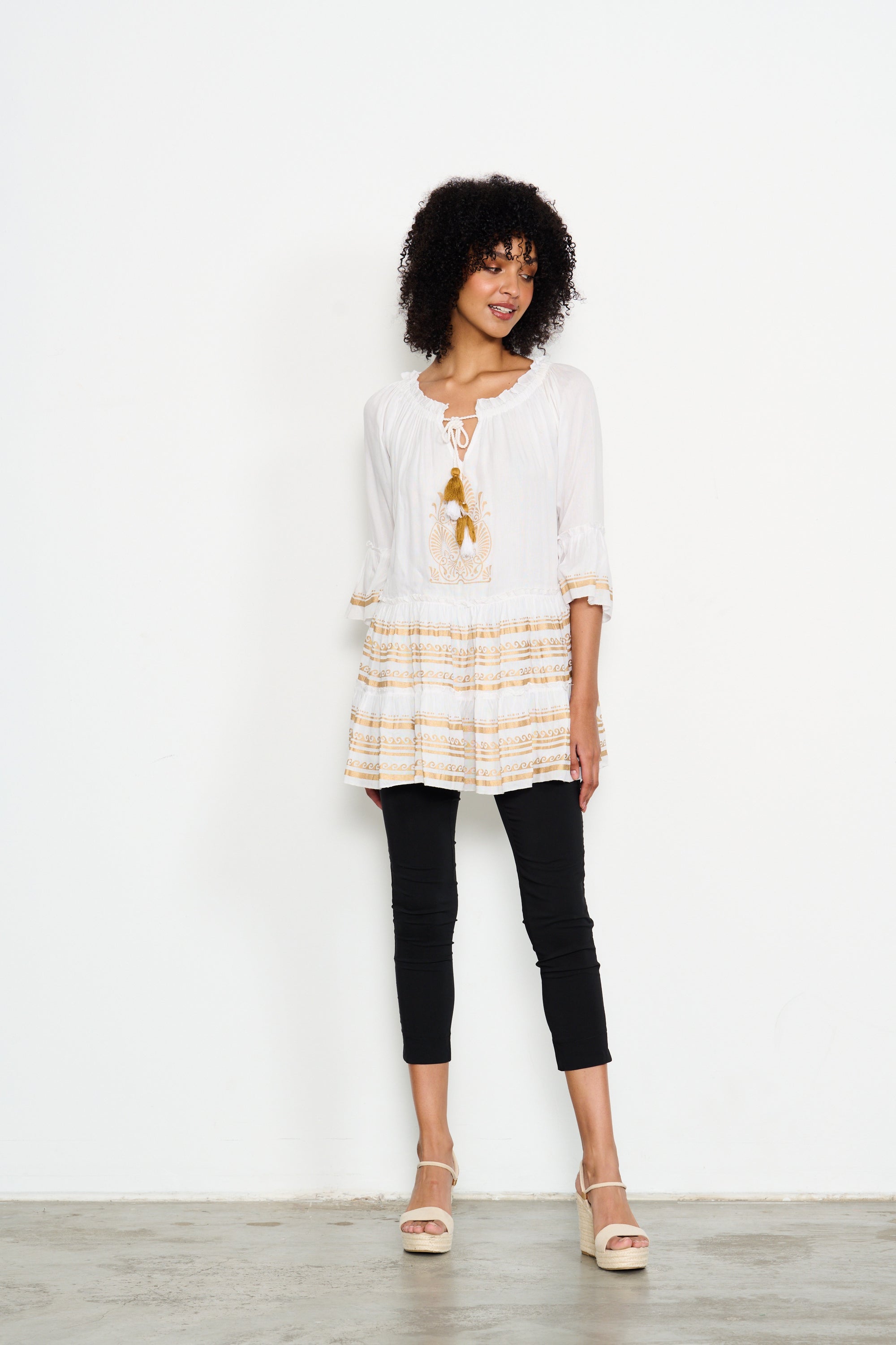 CAJU WHITE/GOLD TIERED HEM TUNIC