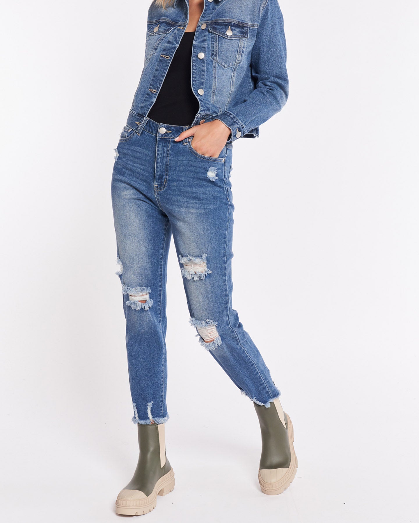 SASS SUZI DISTRESSED JEAN - WORN WASH